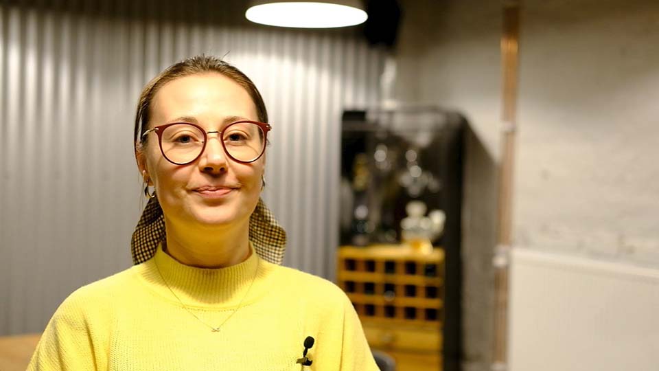 Startbild film: Valentina Botnazu Sisman från Atomate Software